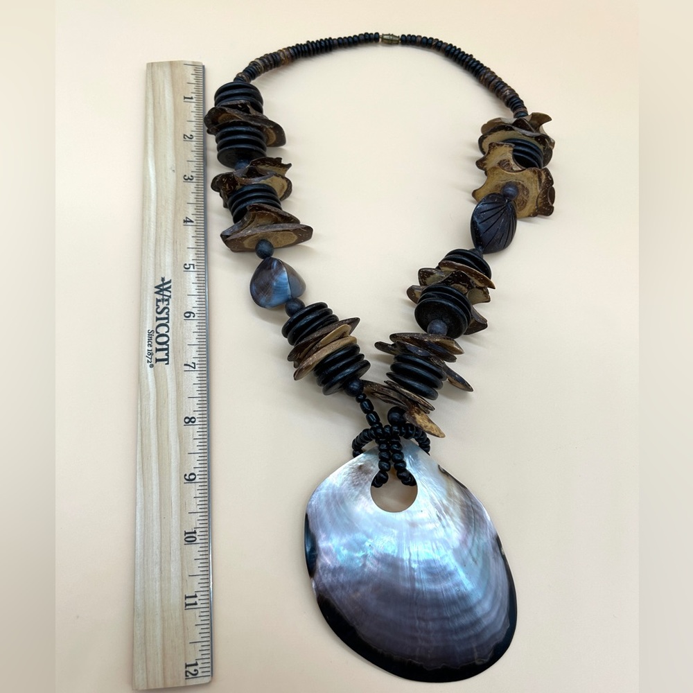 Massive Abalone Shell Pendant And Wooden Beaded N… - image 8